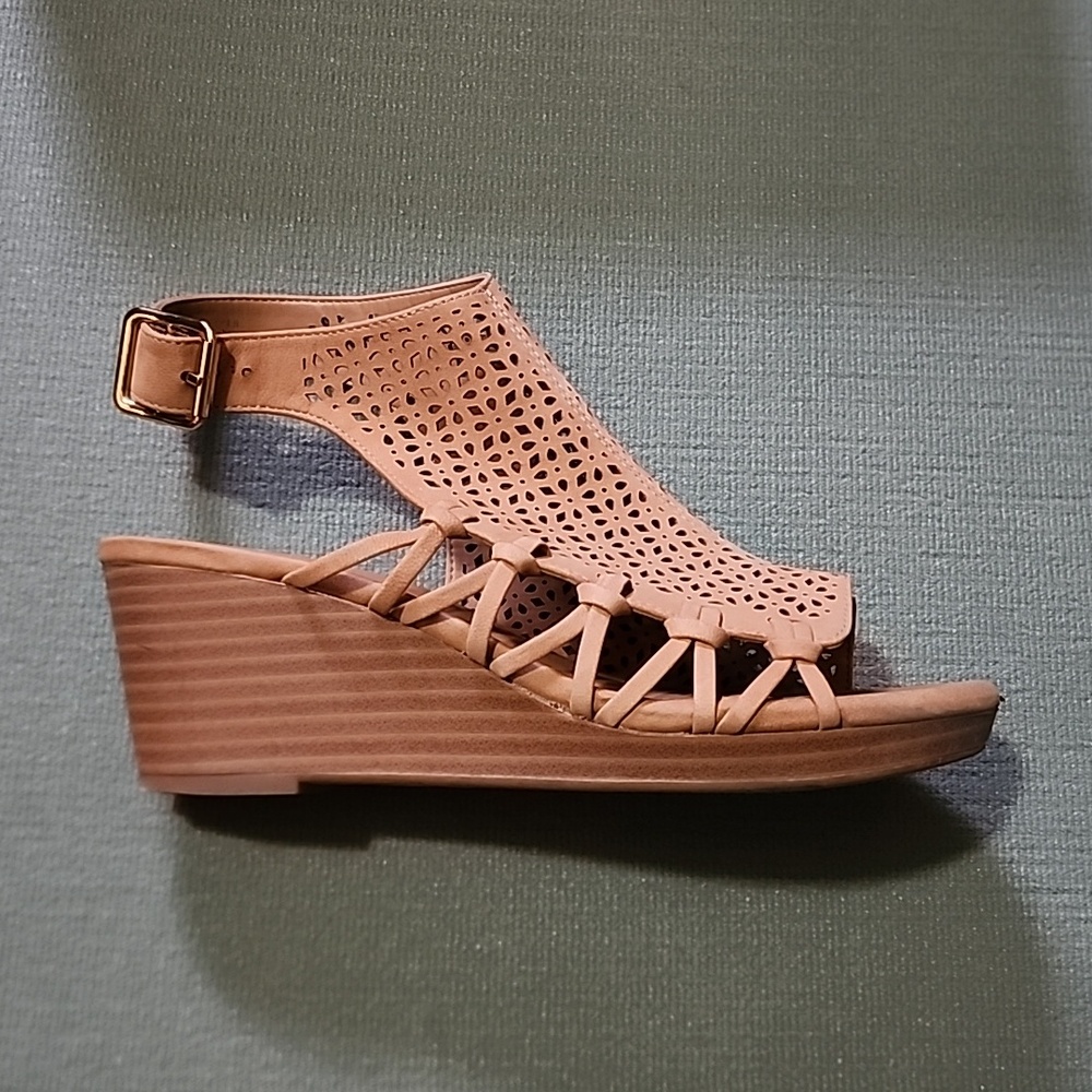 GB Girls leather wedge sandals size 4